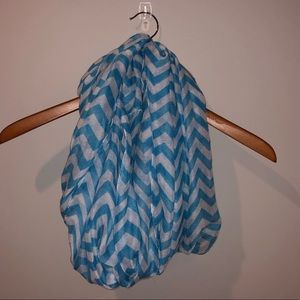 💰 Blue chevron infinity scarf